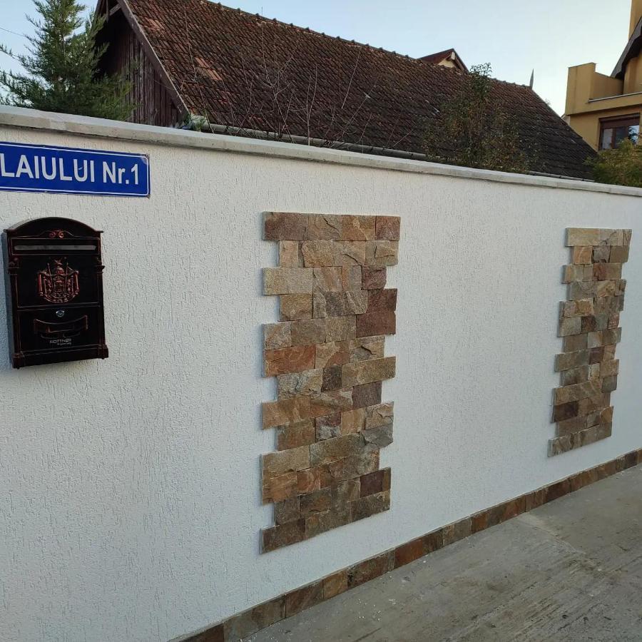 Courtyard Studio Oradea Eksteriør bilde