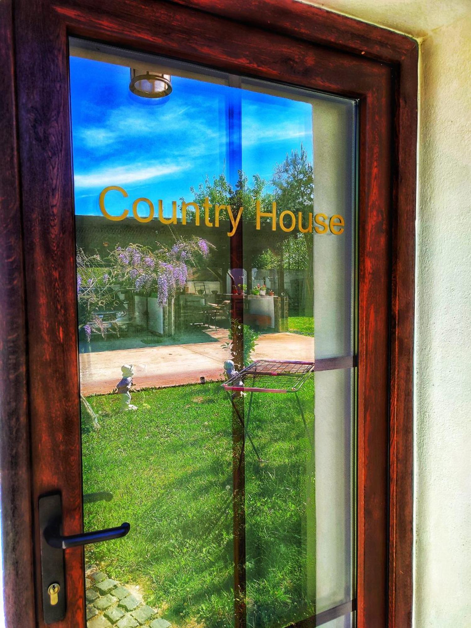Courtyard Studio Oradea Eksteriør bilde