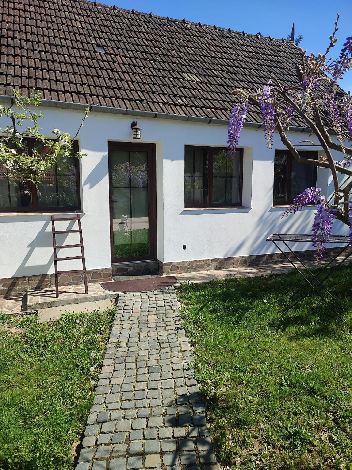 Courtyard Studio Oradea Eksteriør bilde
